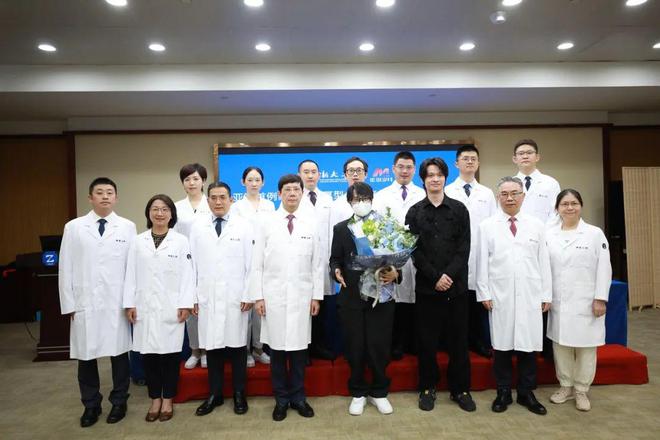 知名歌手在浙江接受心肝移植手術(shù)今天出院！本人發(fā)長文：感謝祖國感謝杭州(圖2)