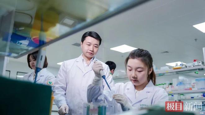 扎根家鄉(xiāng)護(hù)心腦健康！80后教授楊簡斬獲湖北科技進(jìn)步一等獎(圖5)